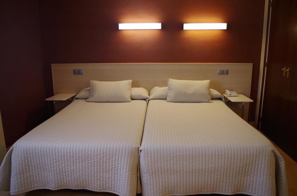 Hotel Alaiz Бериаин Экстерьер фото