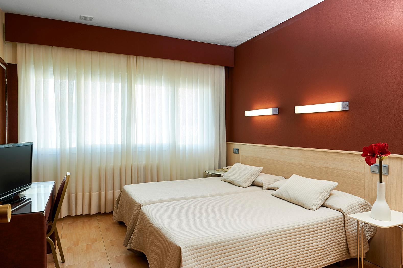 Hotel Alaiz Бериаин Экстерьер фото