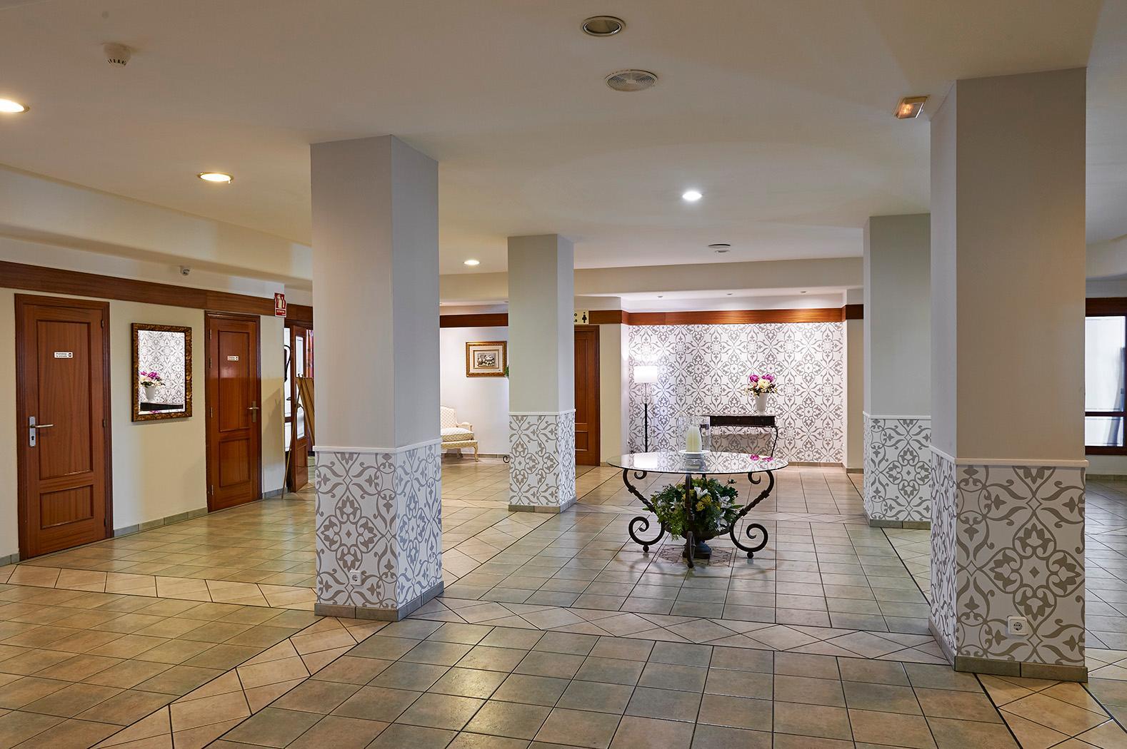 Hotel Alaiz Бериаин Экстерьер фото
