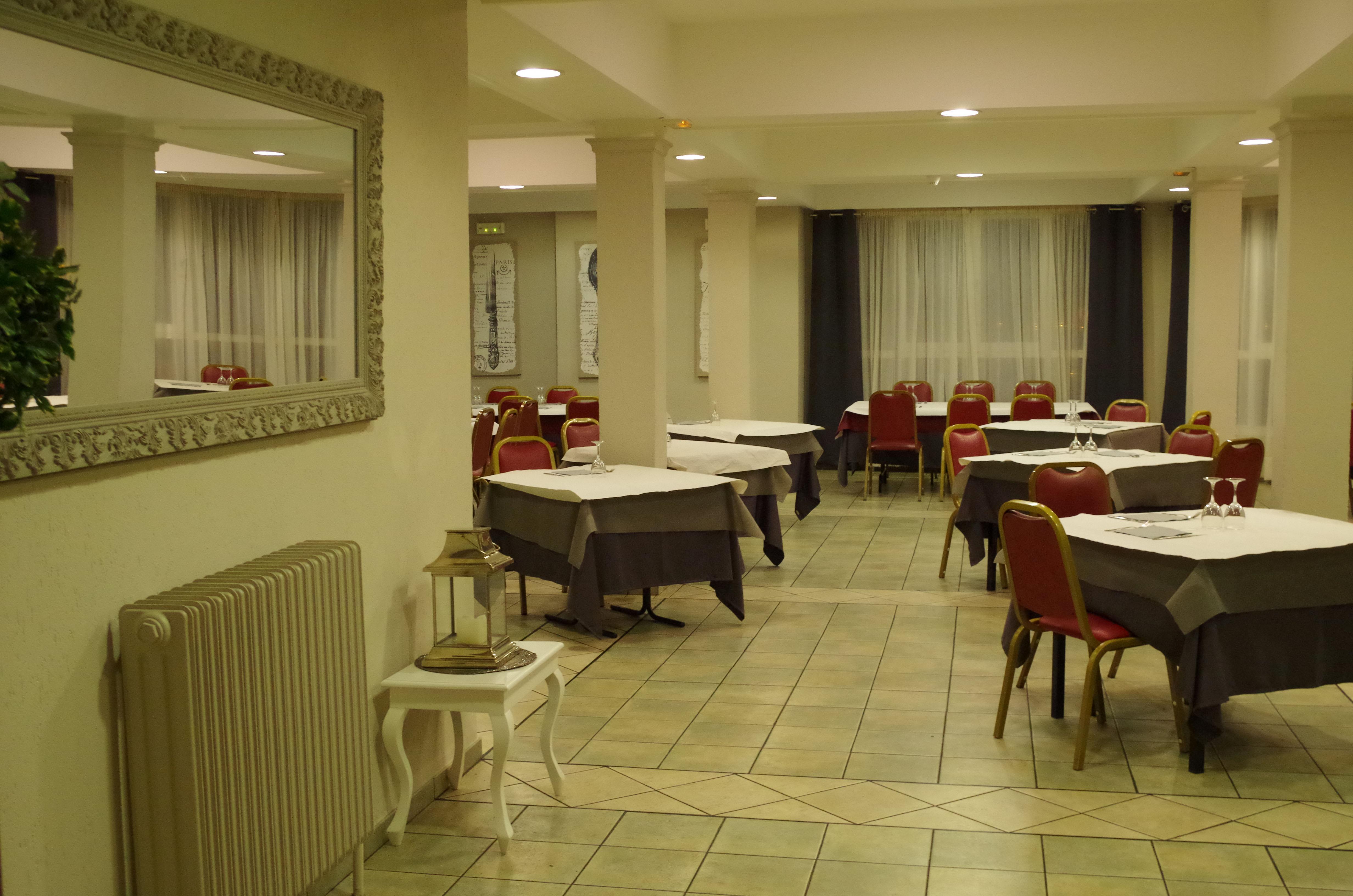 Hotel Alaiz Бериаин Экстерьер фото