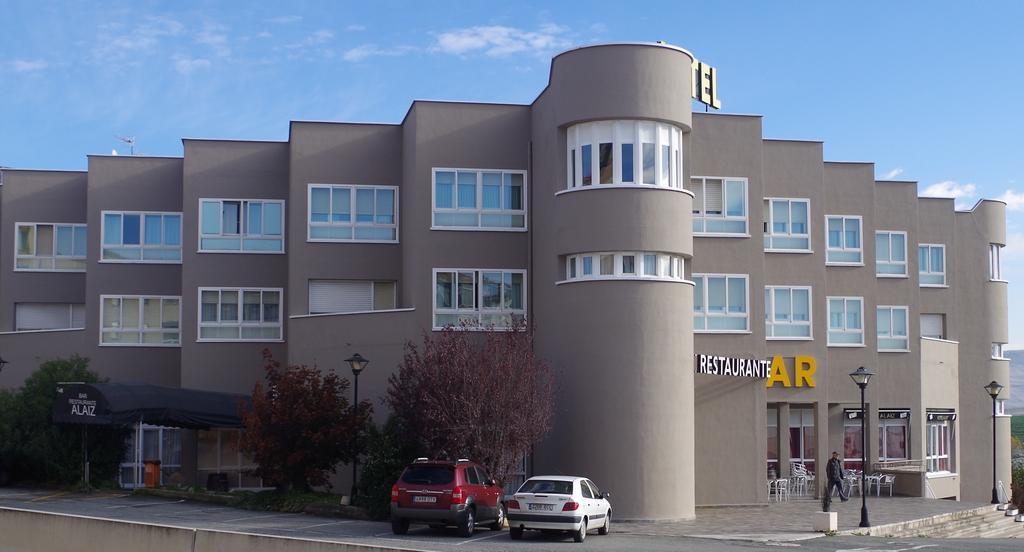 Hotel Alaiz Бериаин Экстерьер фото