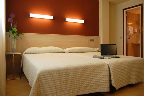 Hotel Alaiz Бериаин Номер фото