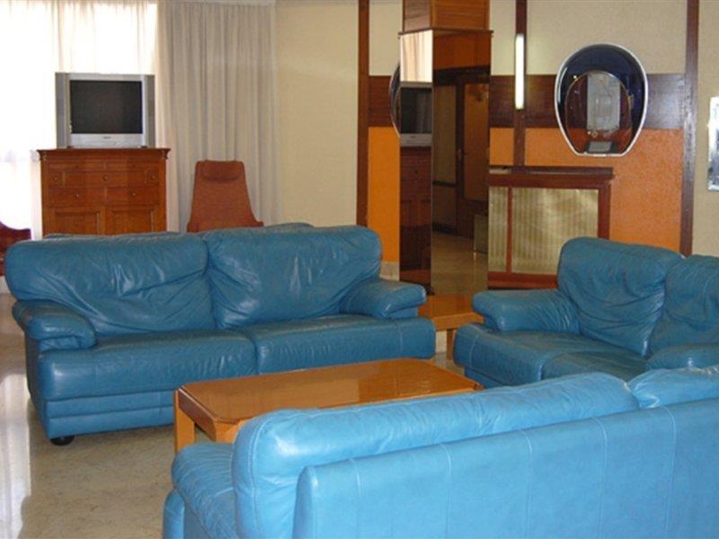 Hotel Alaiz Бериаин Экстерьер фото